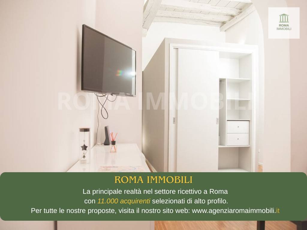 negozio in vendita a Roma in zona Pigna - Sant'Angelo