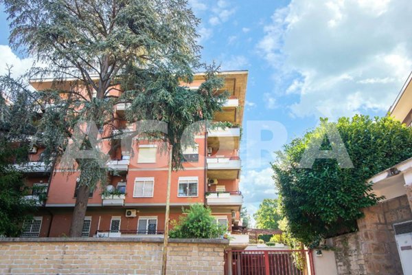 appartamento in vendita a Roma in zona Mostacciano