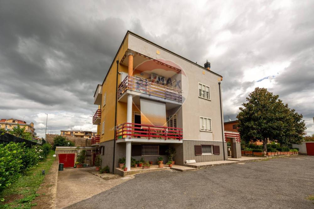 casa indipendente in vendita a Roma in zona Ponte di Nona
