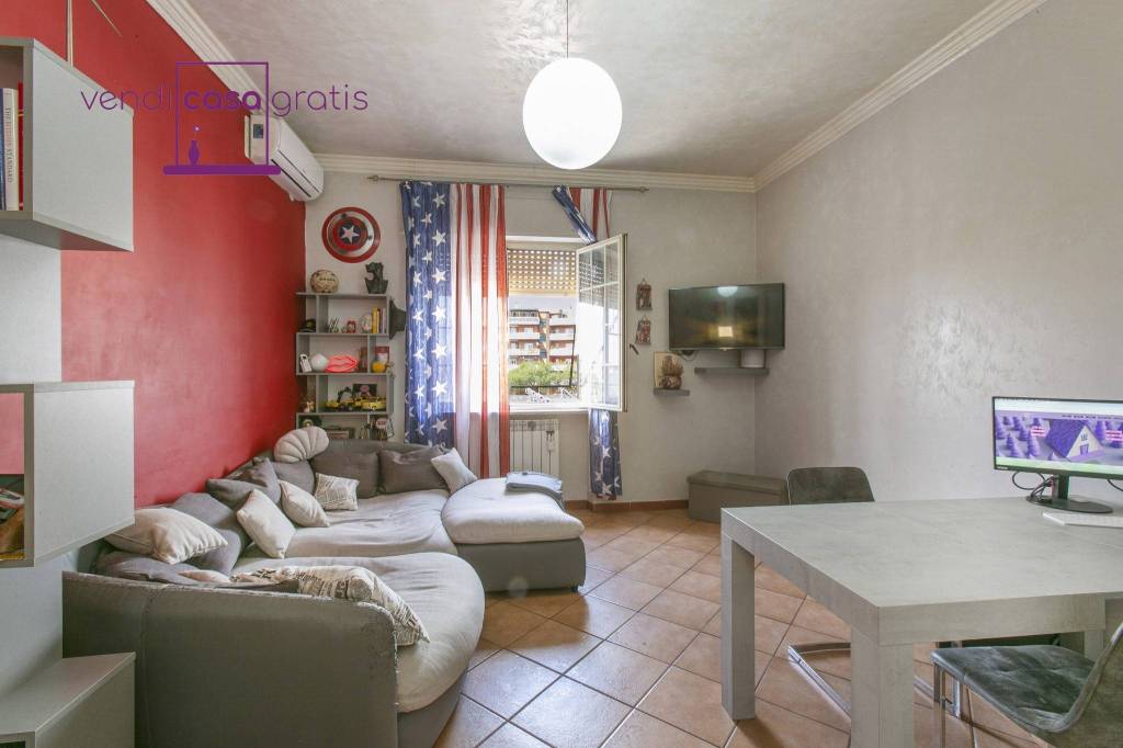 appartamento in vendita a Roma in zona Tor Bella Monaca