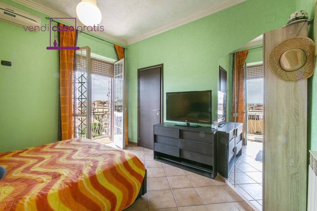 appartamento in vendita a Roma in zona Tor Bella Monaca