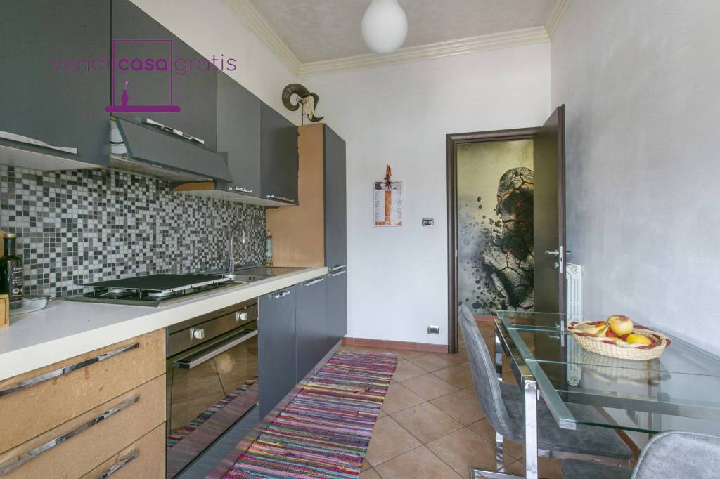 appartamento in vendita a Roma in zona Tor Bella Monaca