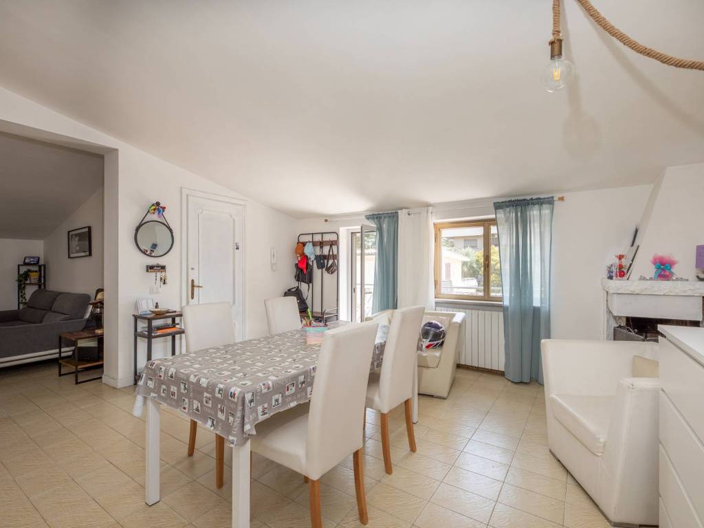 appartamento in vendita a Roma in zona Ponte di Nona