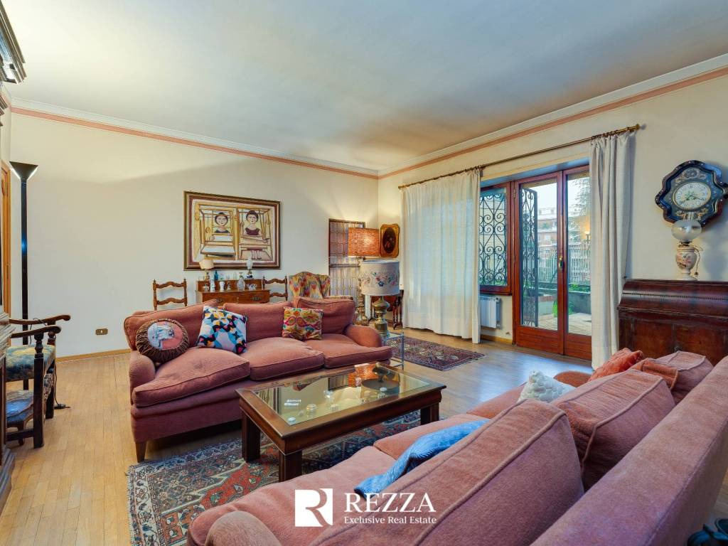 appartamento in vendita a Roma in zona Tor di Quinto