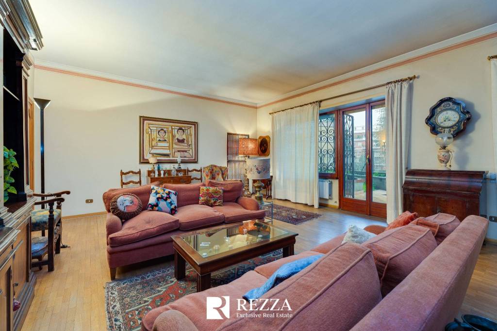 appartamento in vendita a Roma in zona Tor di Quinto