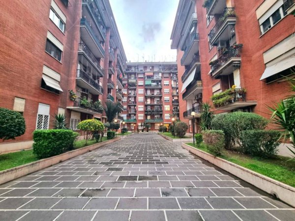 appartamento in vendita a Roma in zona Cinecittà