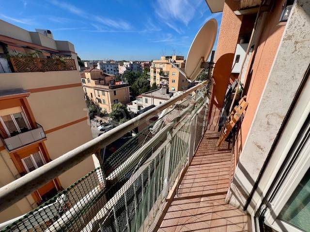 appartamento in vendita a Roma in zona Tuscolano