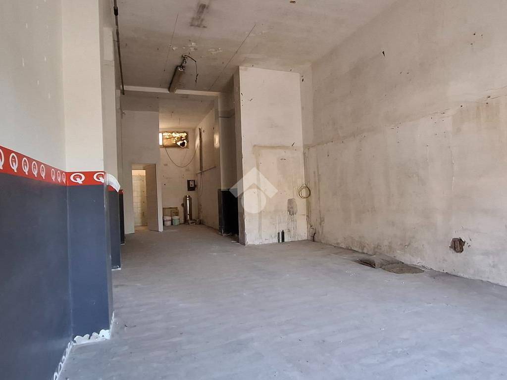 negozio in vendita a Roma in zona Ostia