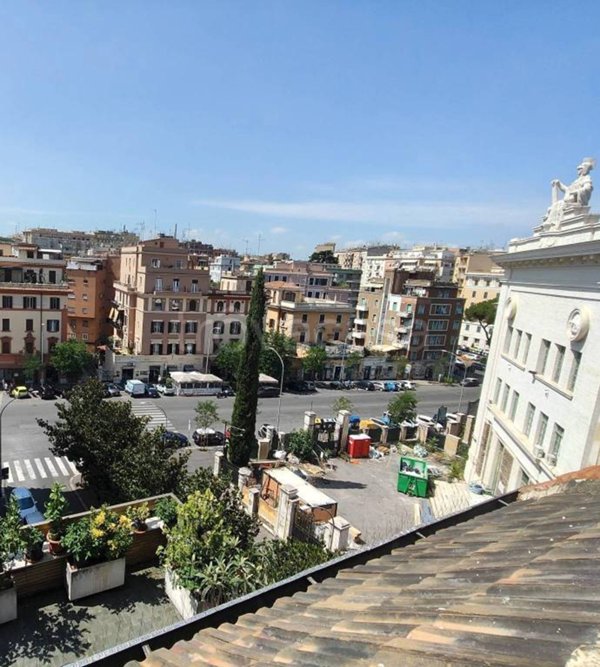 appartamento in vendita a Roma in zona Tuscolano
