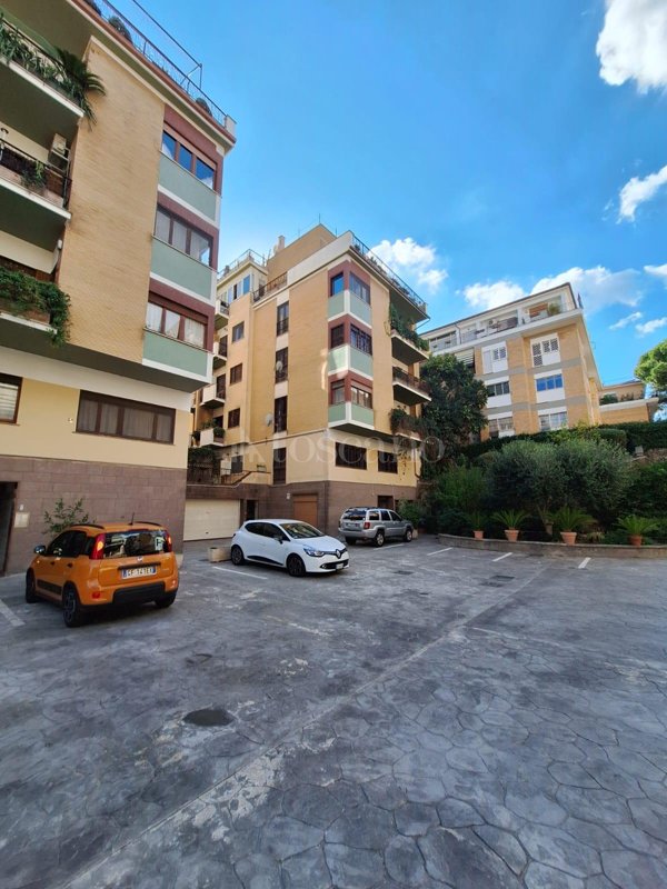 casa indipendente in vendita a Roma in zona Ardeatino
