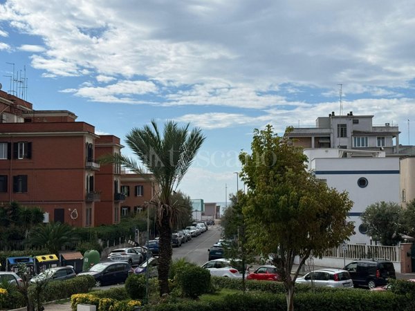 appartamento in vendita a Roma in zona Ostia
