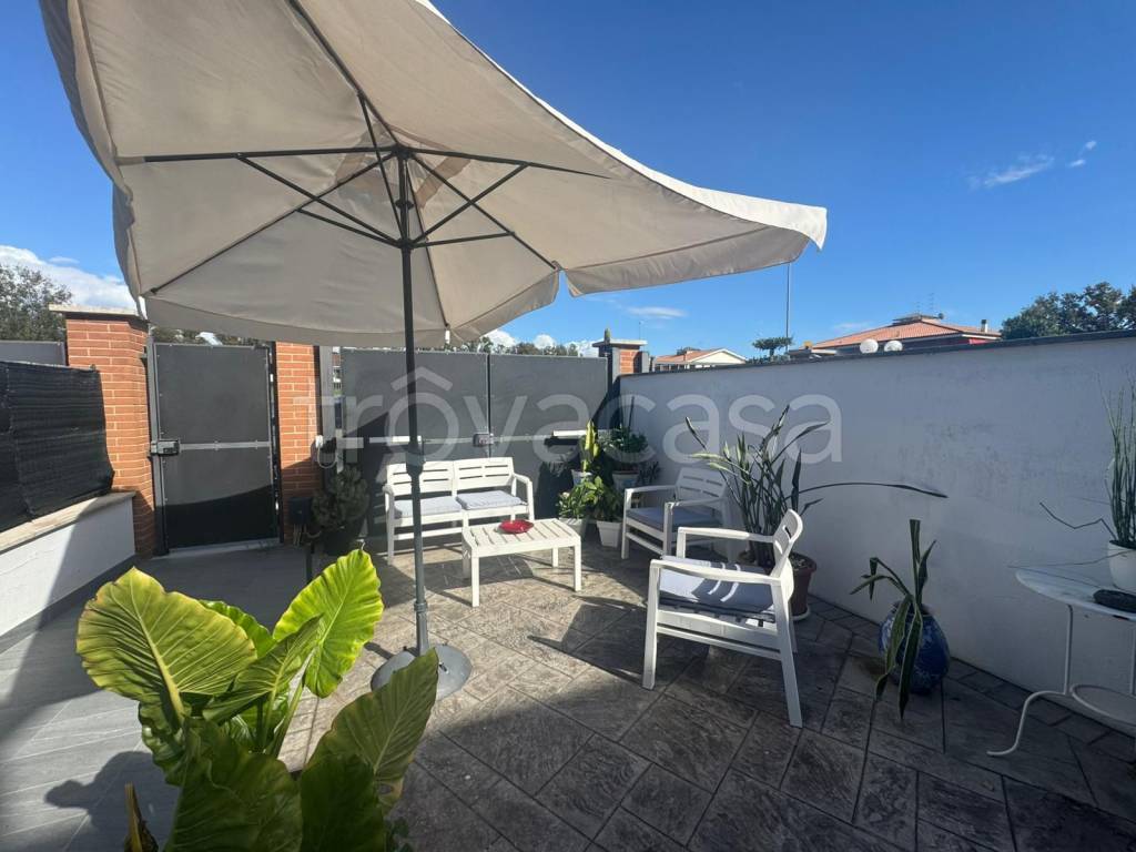 appartamento in vendita a Roma in zona Infernetto