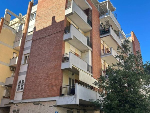 appartamento in vendita a Roma in zona Castel Fusano