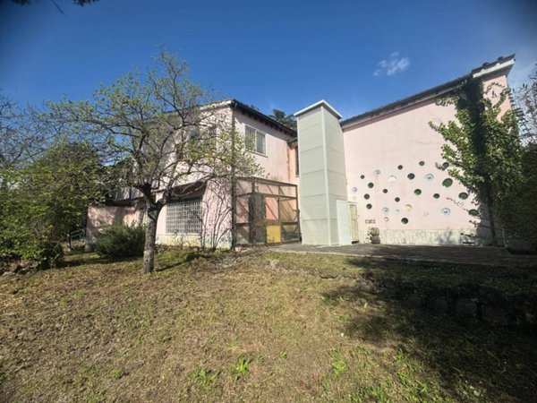 casa indipendente in vendita a Roma in zona Sette Bagni