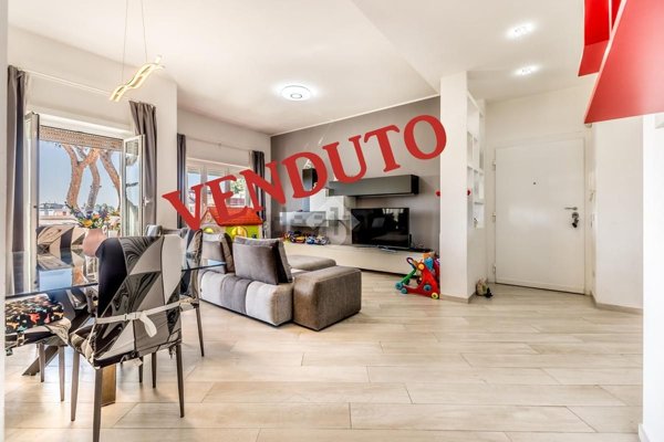 appartamento in vendita a Roma in zona Tomba di Nerone