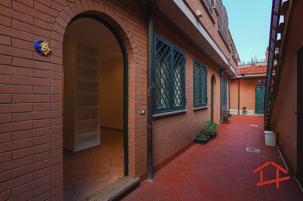 appartamento in vendita a Roma in zona Castel di Leva