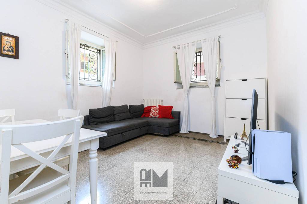 appartamento in vendita a Roma in zona Appio Latino