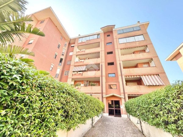 appartamento in vendita a Roma in zona Fonte Laurentina