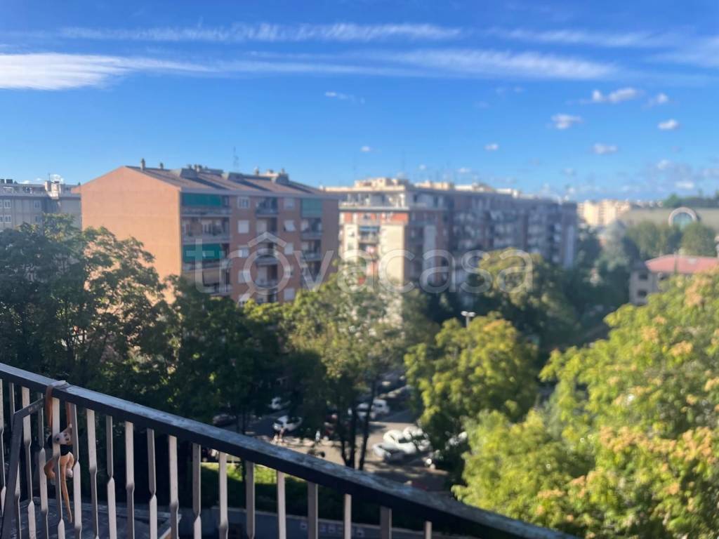 appartamento in vendita a Roma in zona Ostiense