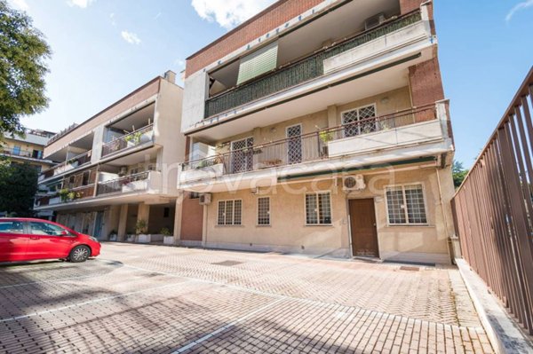 appartamento in vendita a Roma in zona Settecamini