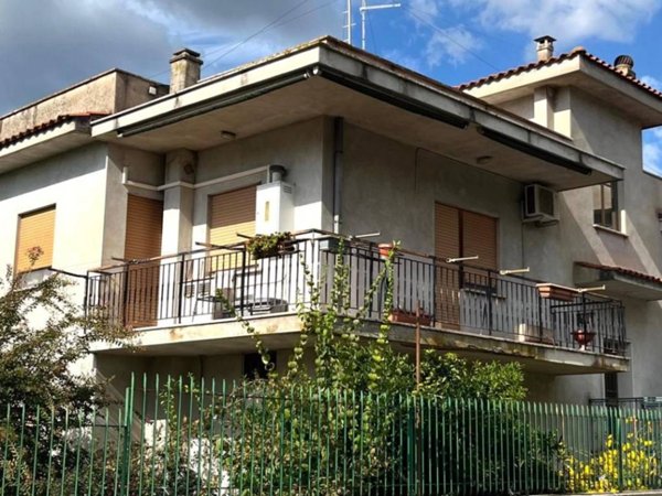 appartamento in vendita a Roma in zona Selva Candida