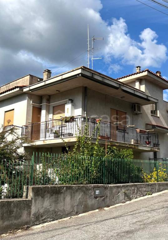 appartamento in vendita a Roma in zona Selva Candida
