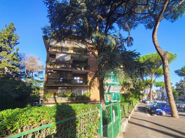 appartamento in vendita a Roma in zona EUR