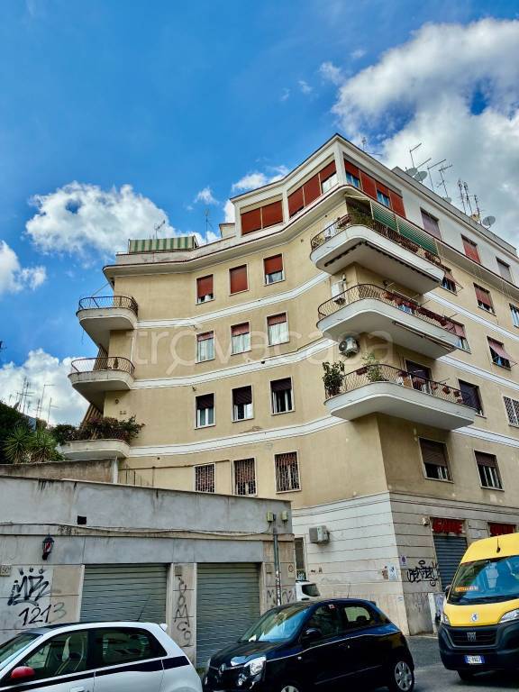 appartamento in vendita a Roma in zona Gianicolense
