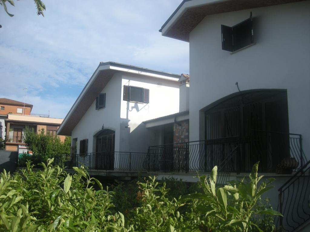 casa indipendente in vendita a Roma in zona Tor Vergata/Torrenova