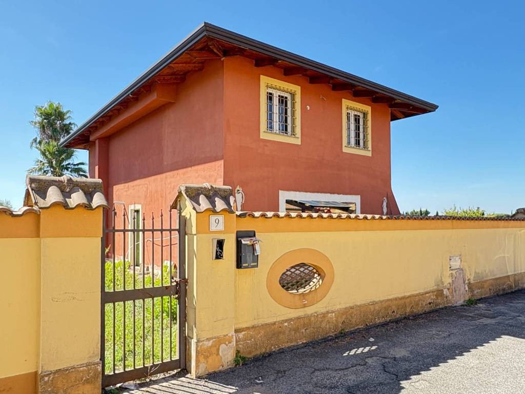 casa indipendente in vendita a Roma in zona Collatino