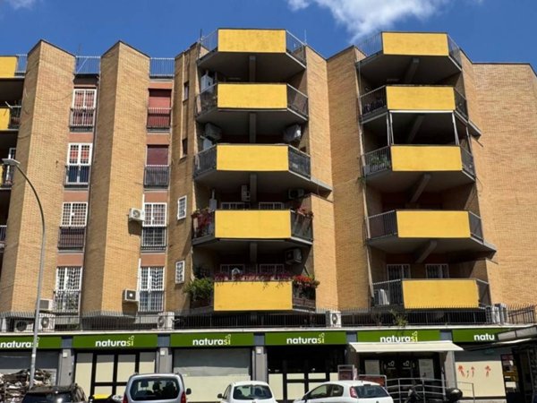 negozio in vendita a Roma in zona Ardeatino