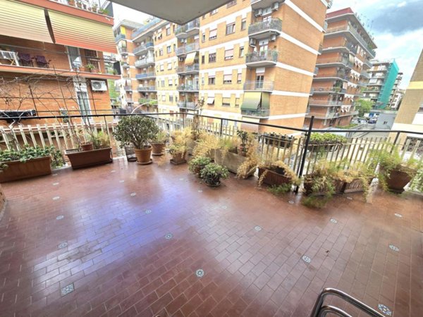 appartamento in vendita a Roma in zona Appio Claudio