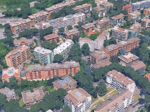 negozio in vendita a Roma in zona Torrino
