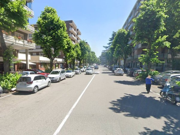 negozio in vendita a Roma in zona Ardeatino