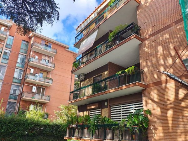 appartamento in vendita a Roma in zona EUR