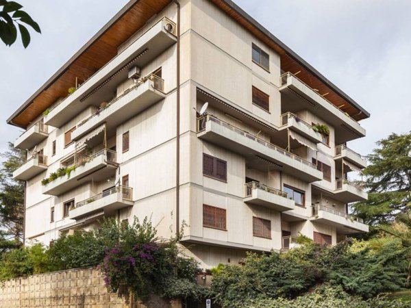 appartamento in vendita a Roma in zona Mostacciano