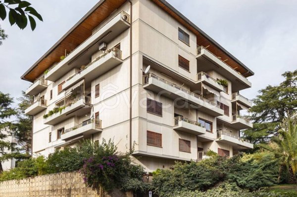 appartamento in vendita a Roma in zona Mostacciano