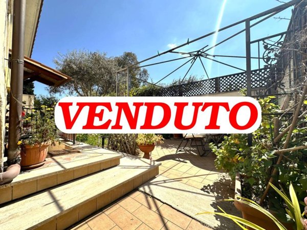 casa indipendente in vendita a Roma in zona Ostia