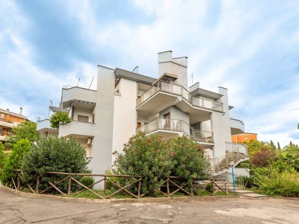 appartamento in vendita a Roma in zona Tor Vergata/Torrenova