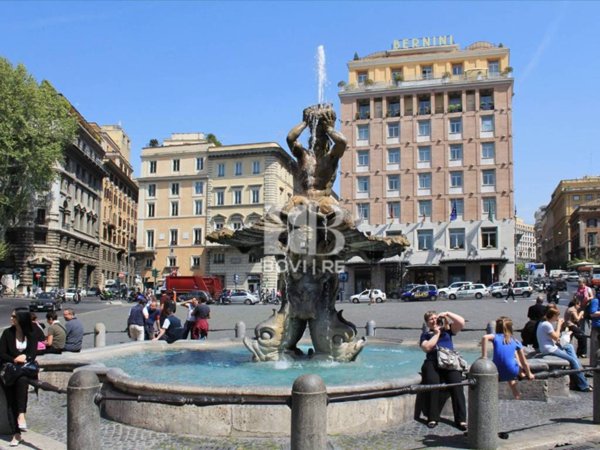 negozio in vendita a Roma in zona Trevi-Colonna
