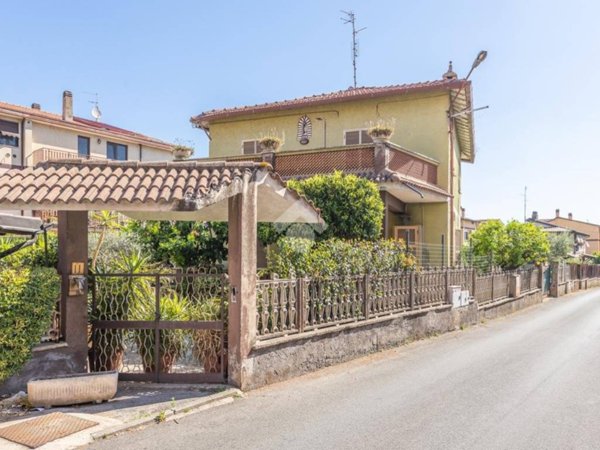 casa indipendente in vendita a Roma in zona Castelverde