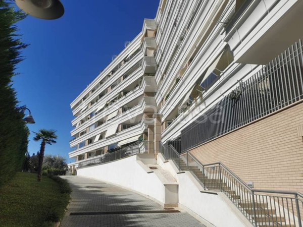 appartamento in vendita a Roma in zona Torre Gaia