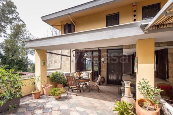 casa indipendente in vendita a Roma in zona Sette Bagni