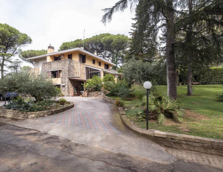 casa indipendente in vendita a Roma in zona Sette Bagni