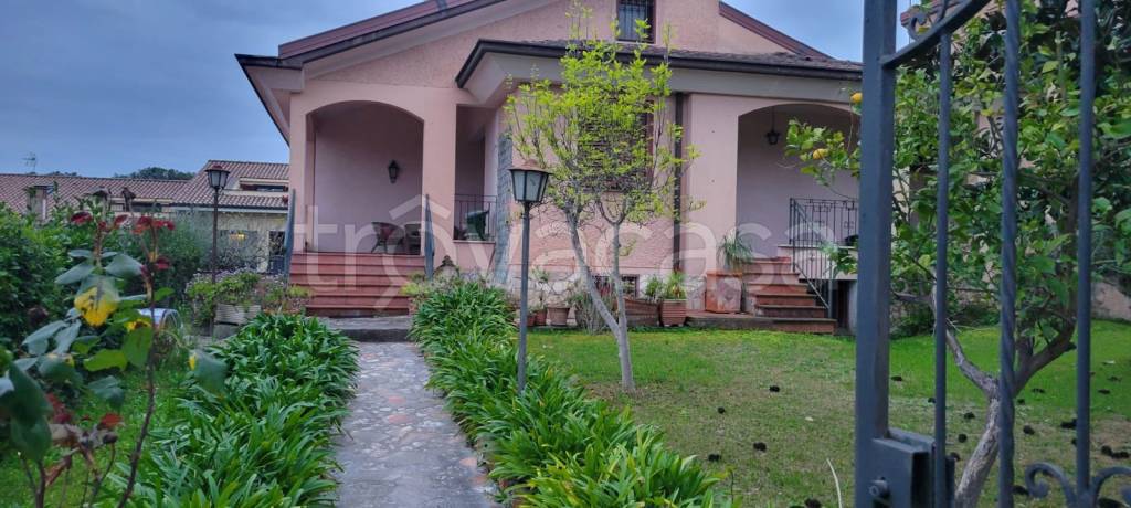 casa indipendente in vendita a Roma in zona Aurelio