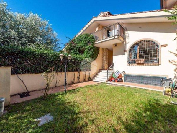 casa indipendente in vendita a Roma in zona Borghesiana