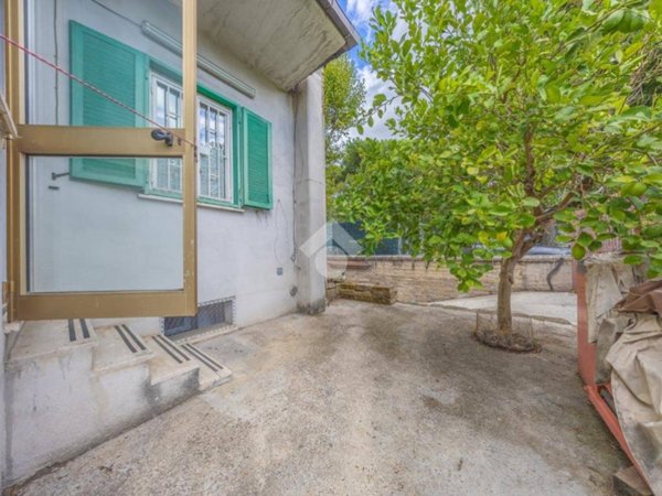 appartamento in vendita a Roma in zona Torre Angela