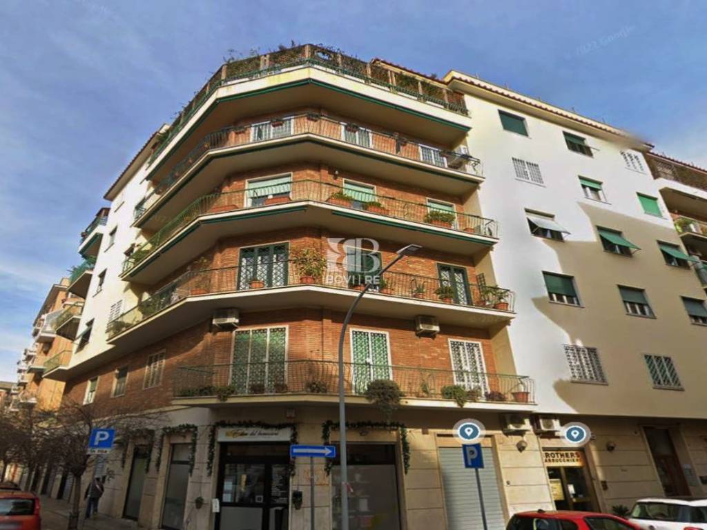 appartamento in vendita a Roma in zona Appio Latino