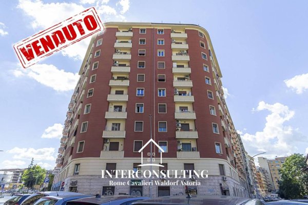 appartamento in vendita a Roma in zona Tuscolano