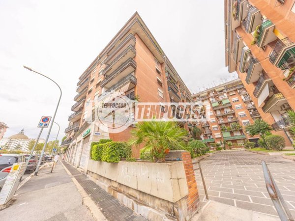 appartamento in vendita a Roma in zona Cinecittà